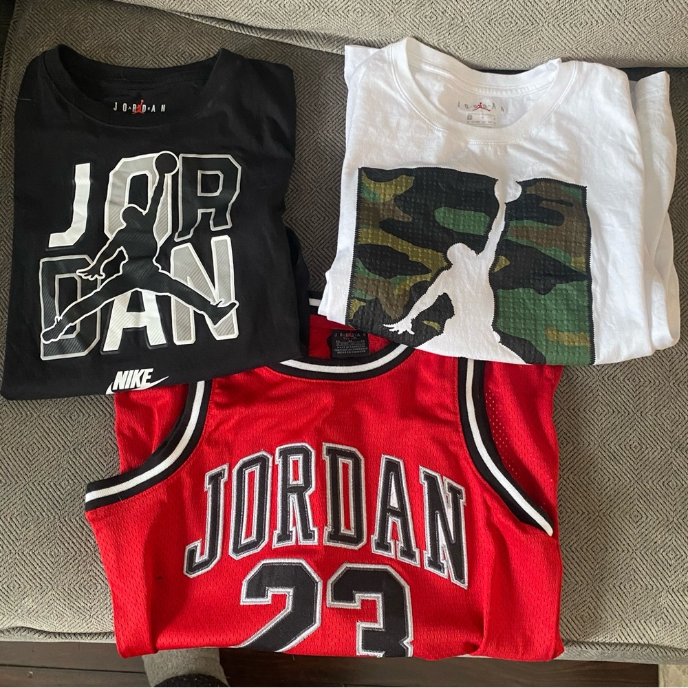 Jordan Kids' Black, White, and Red Graphic Nike Tees and Jersey Bundle Size M/L